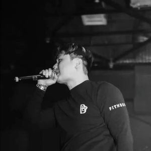 警花被歹徒糟蹋到高潮
